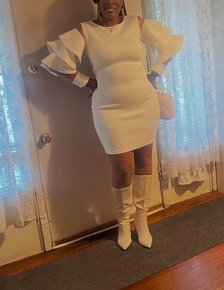 Nina Mac image