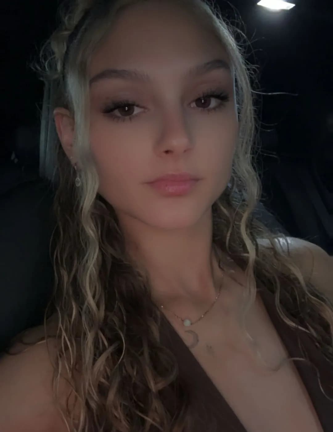 competitor 4jQYV