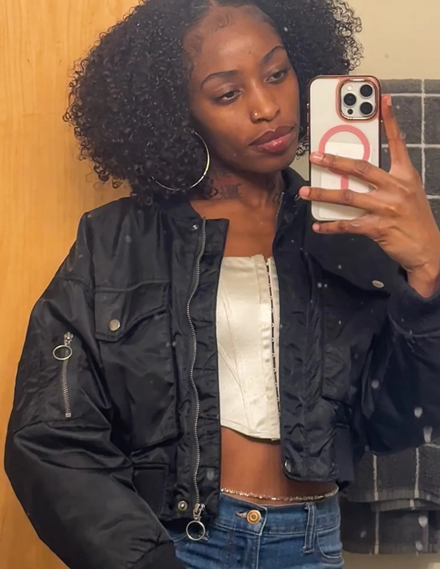 MoniQue Grant image