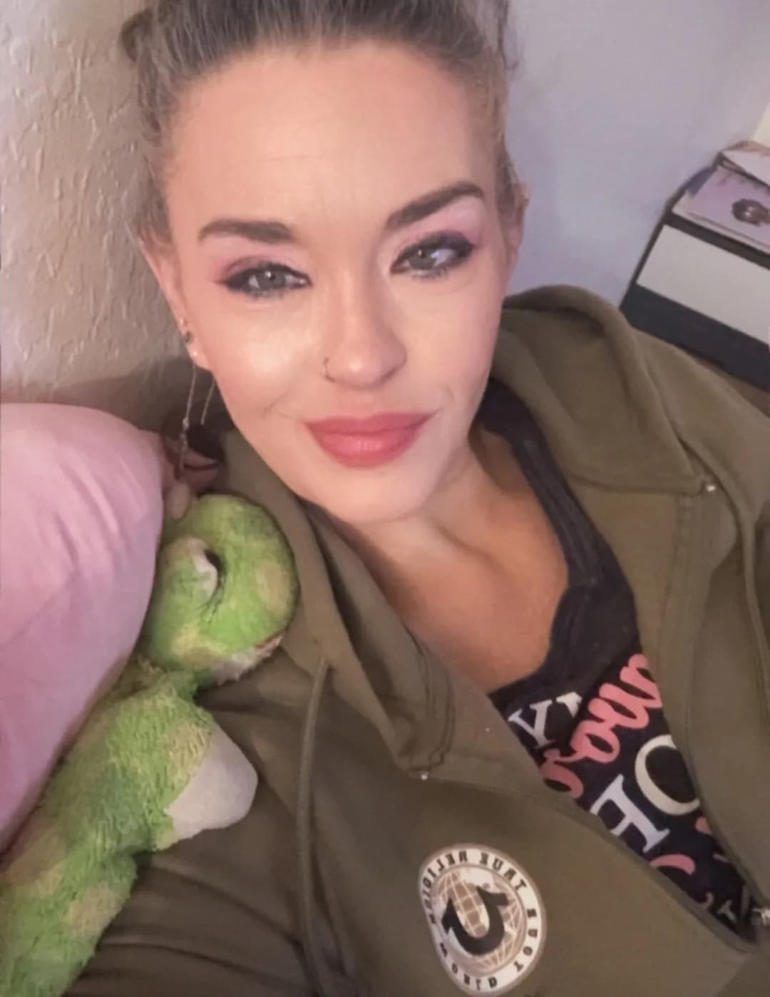 Danielle Leigh image