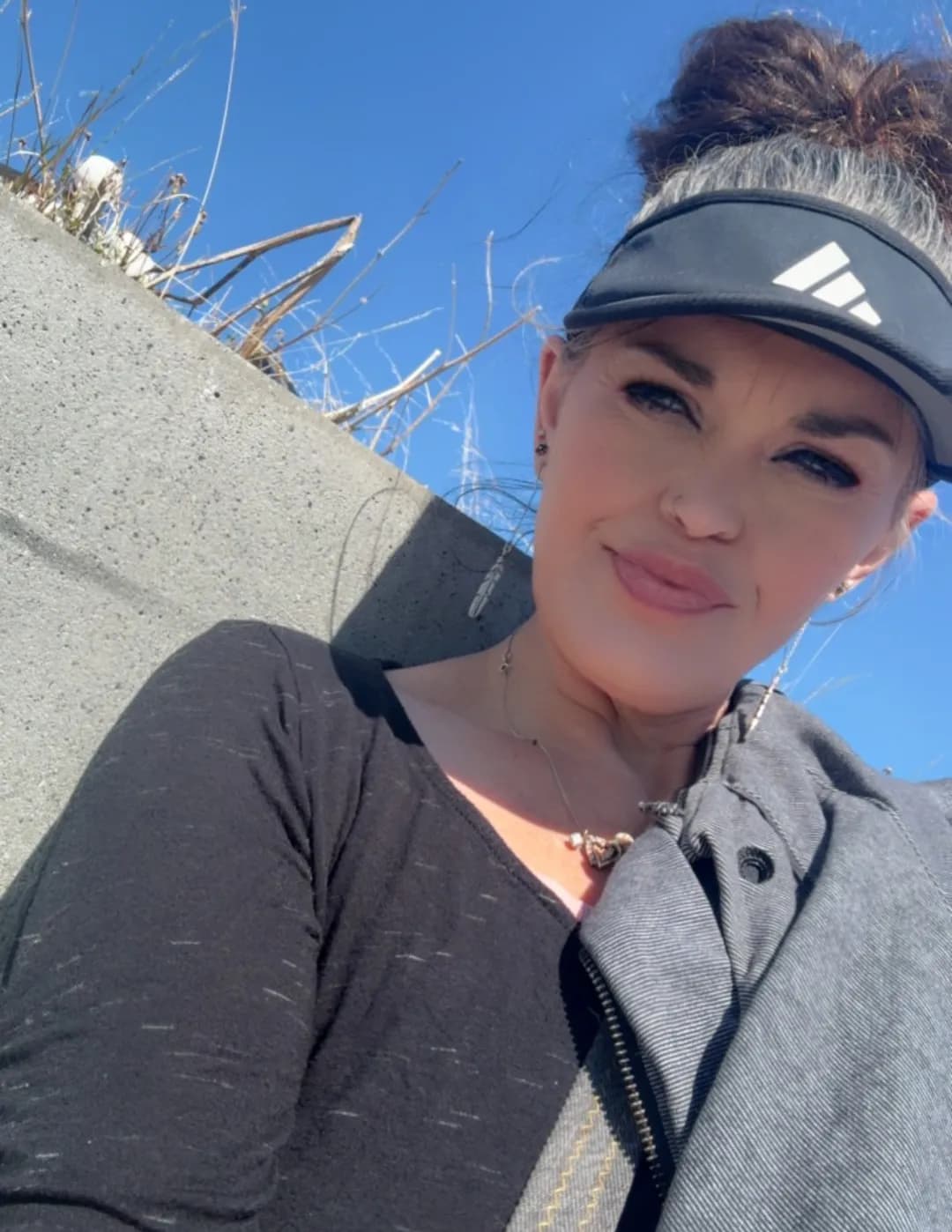 Danielle Leigh image