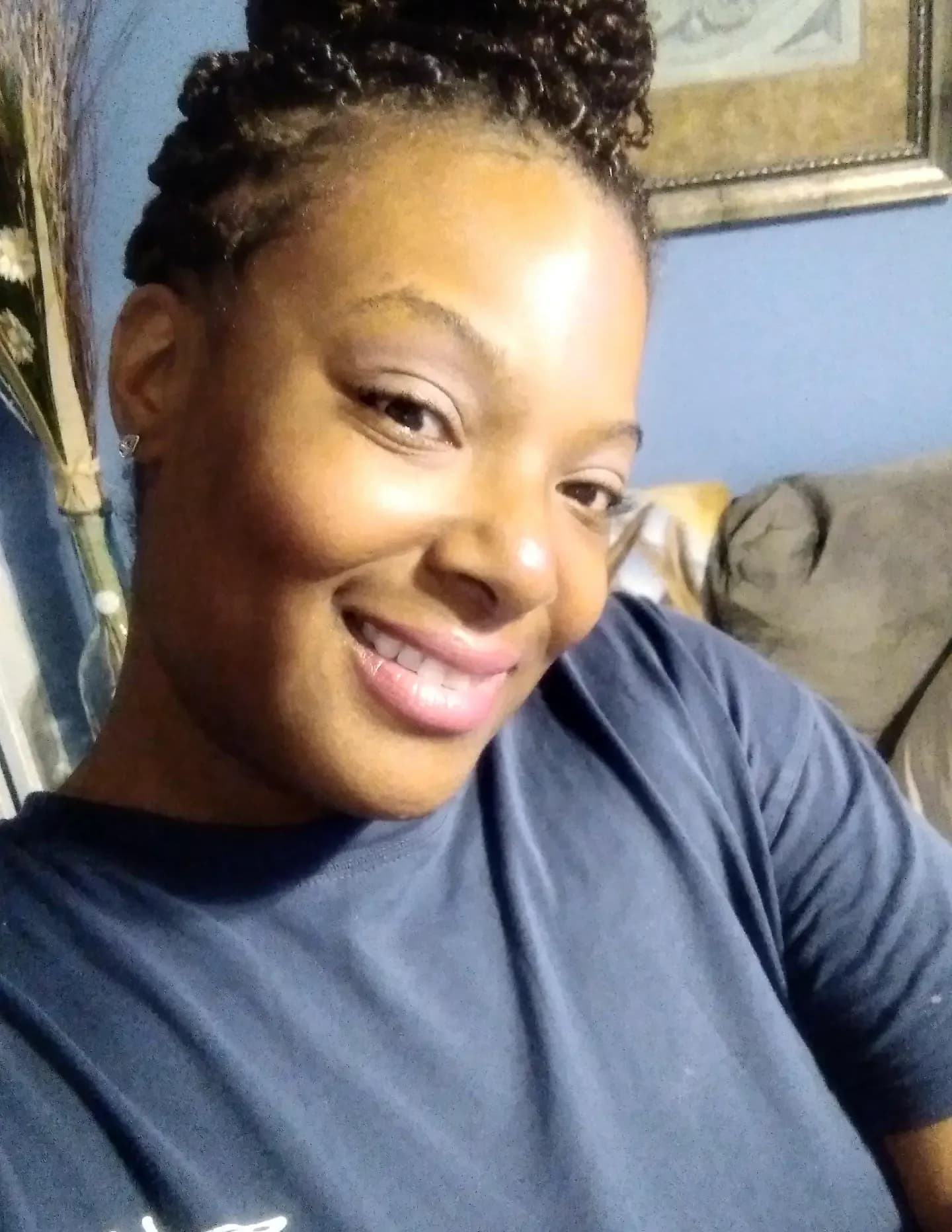 Tonya image