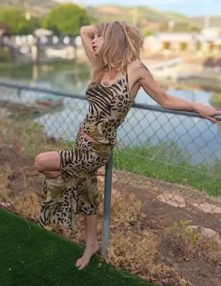 Lindsay Mae Smith image