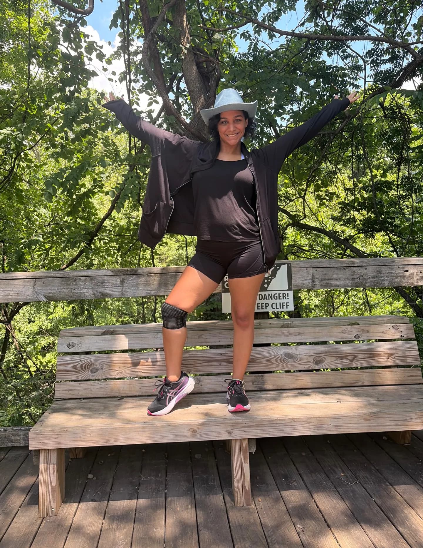 competitor 6lzYQ
