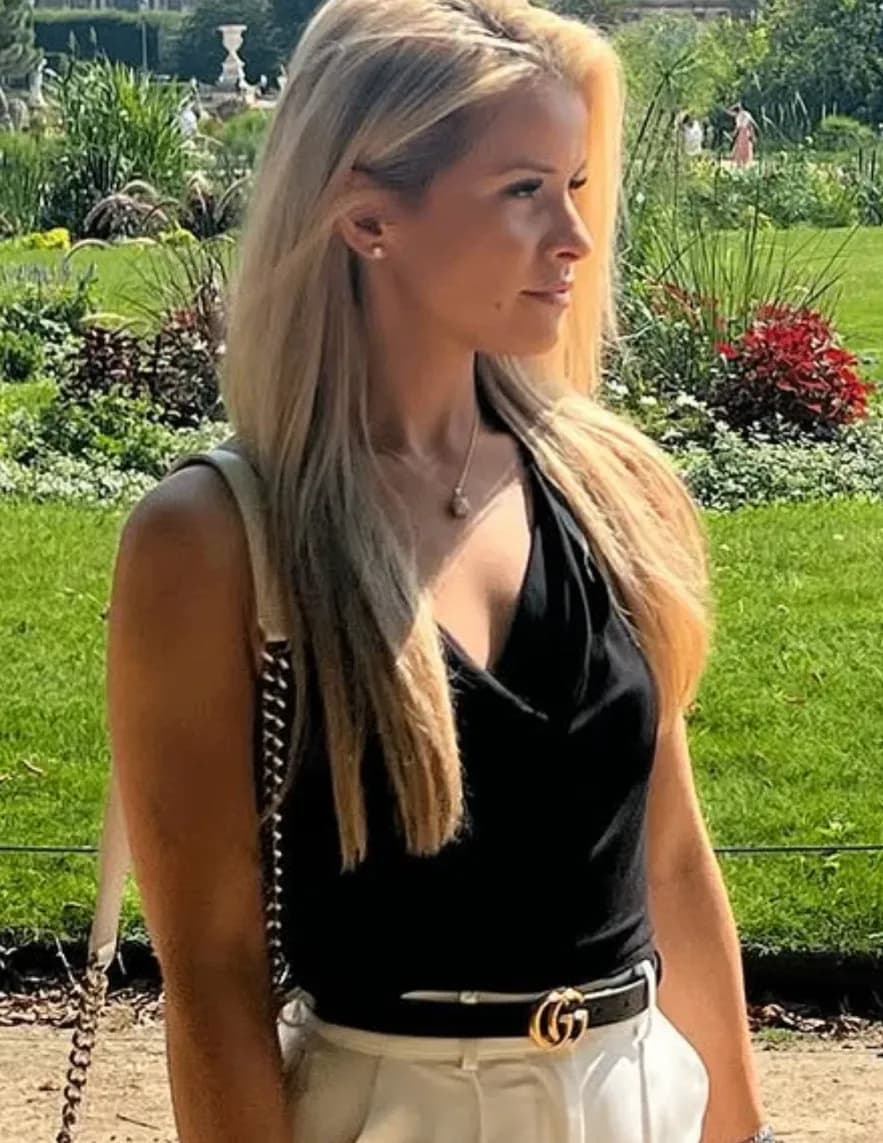 Arianna Podbewchek image