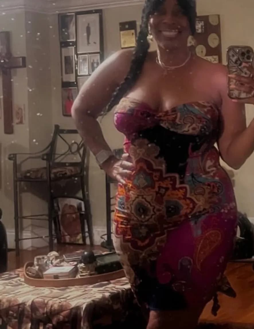Nina Mac image