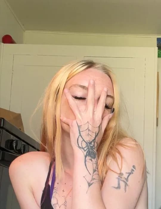 competitor KAxqo