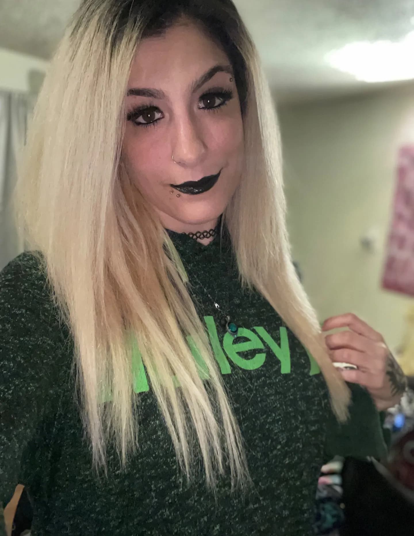Nicki Starr image