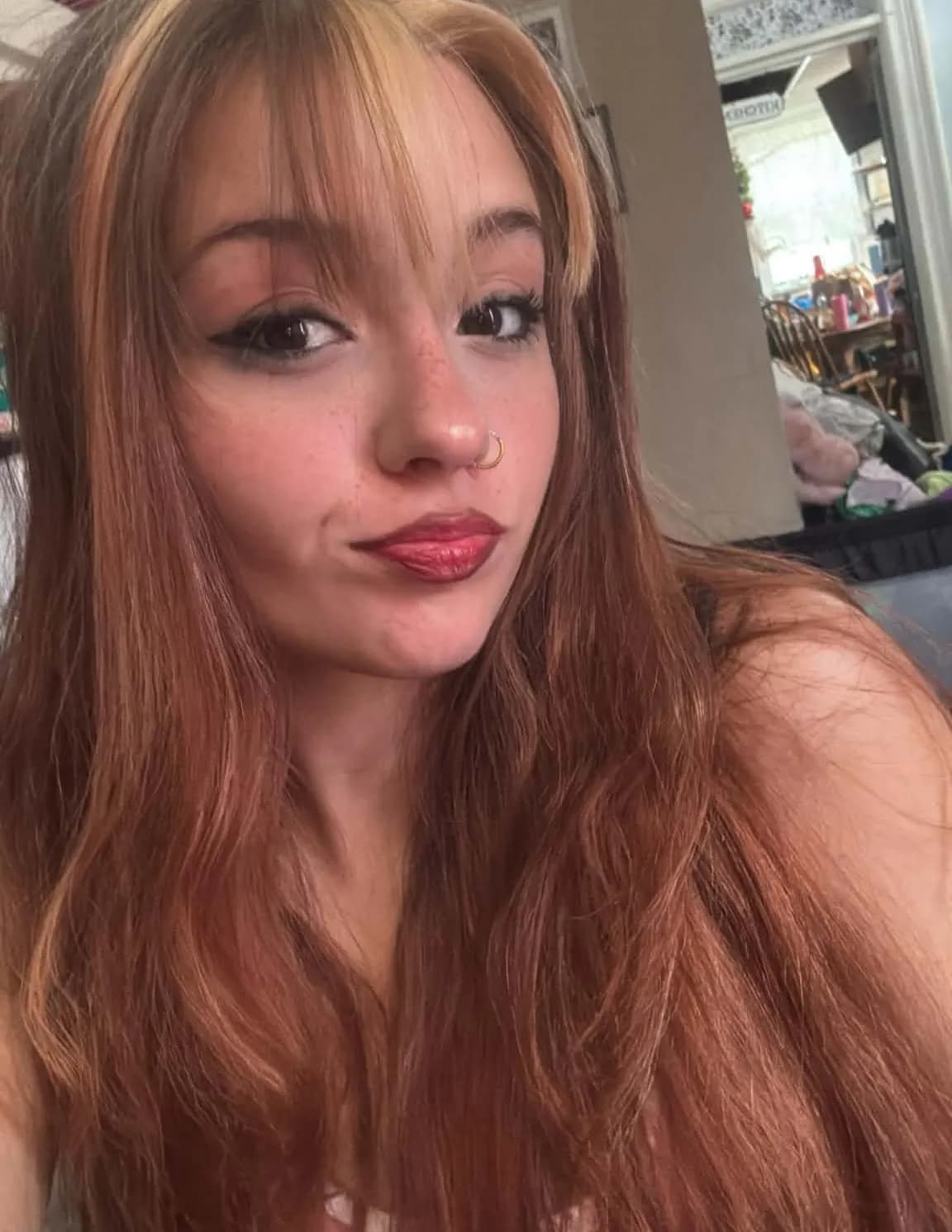 Danicsikes image
