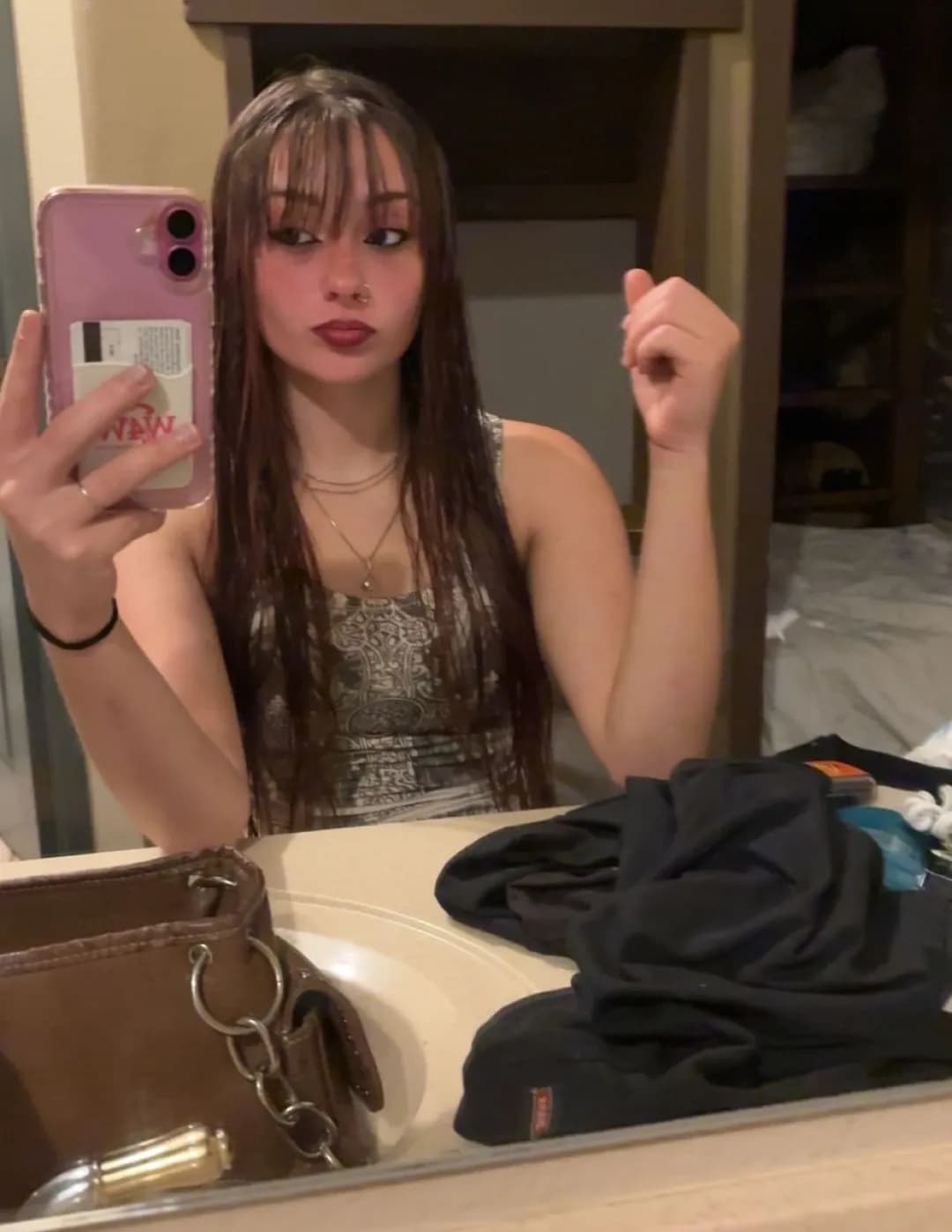 Danicsikes image