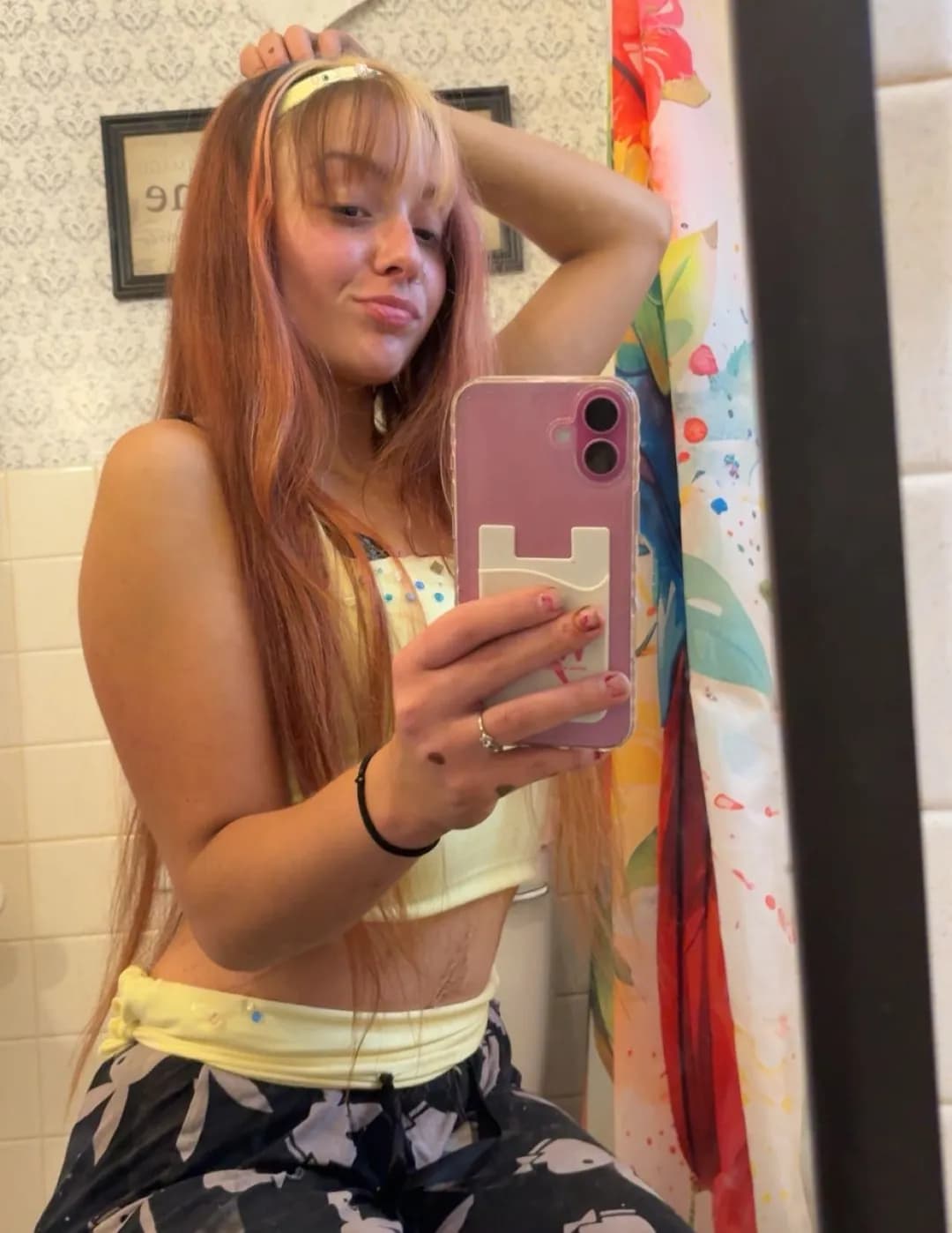 Danicsikes image