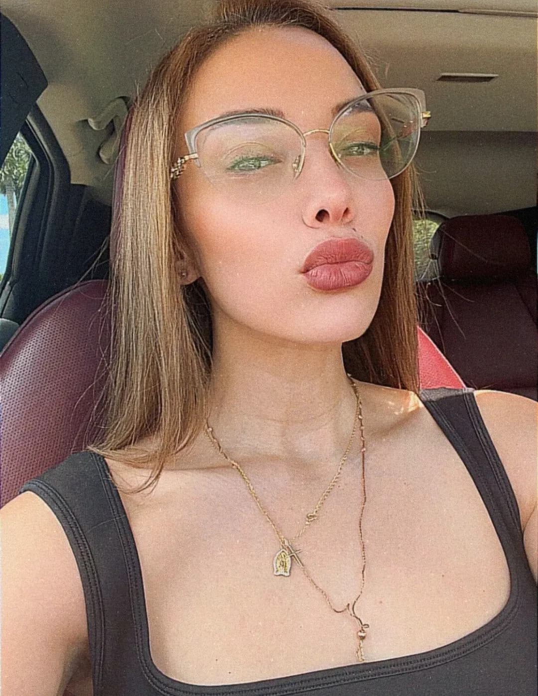 Natalie Gil image