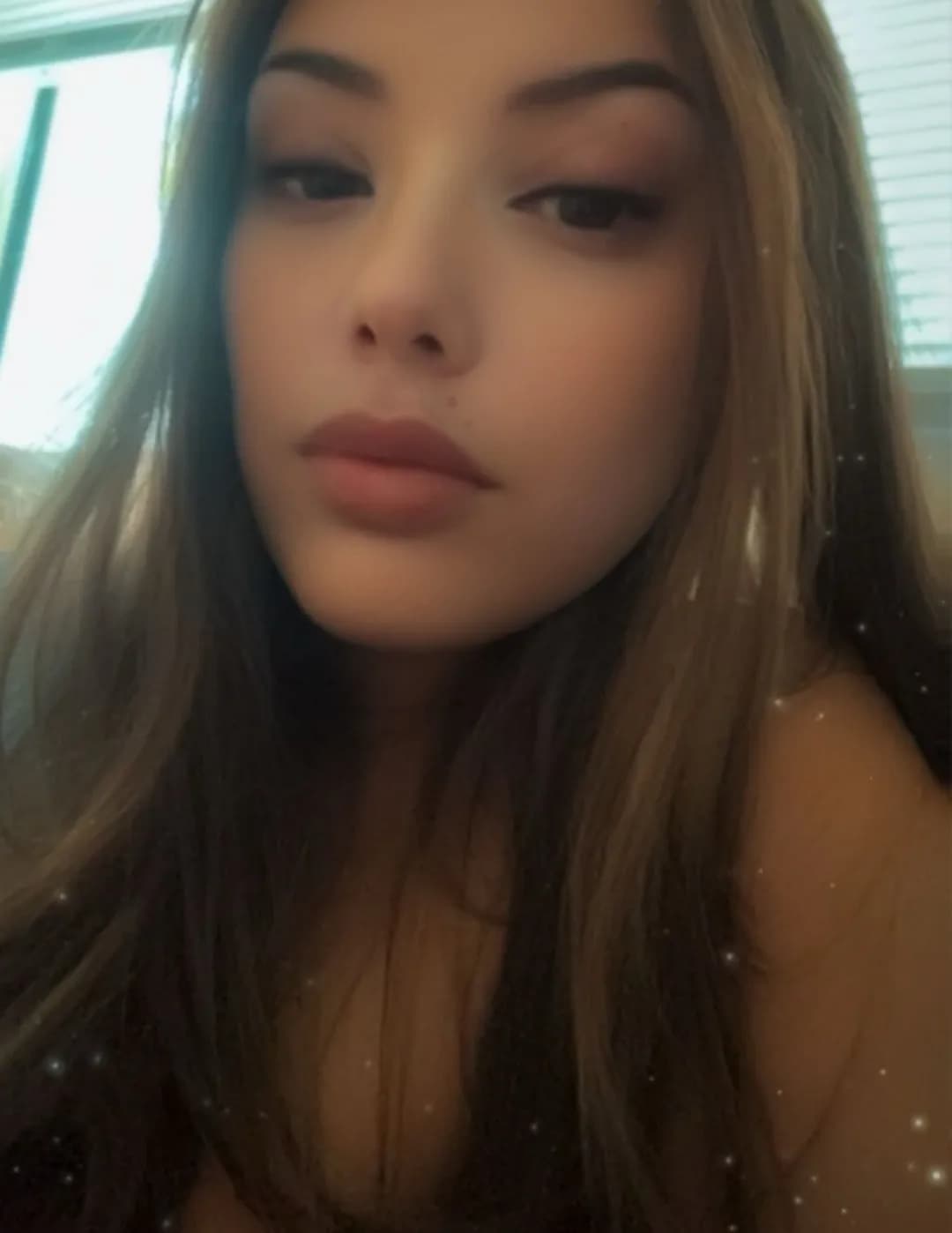 Natalie Gil image