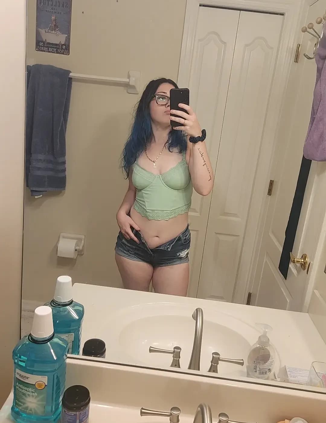 Peachez.alayna image