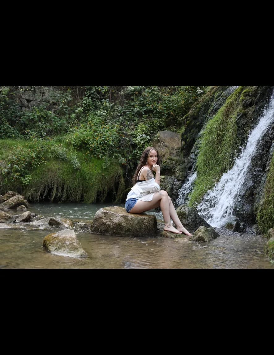 Emily.bell image