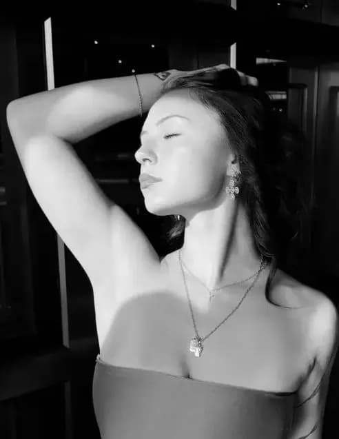 Gemma Rhodes image