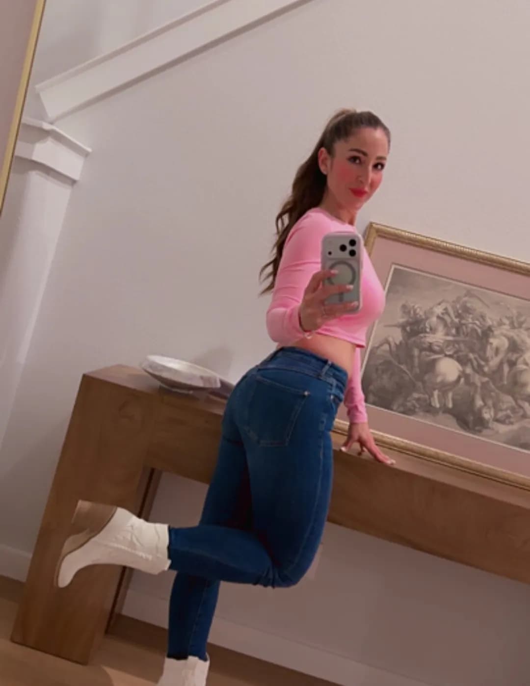 Krystal Contreras image