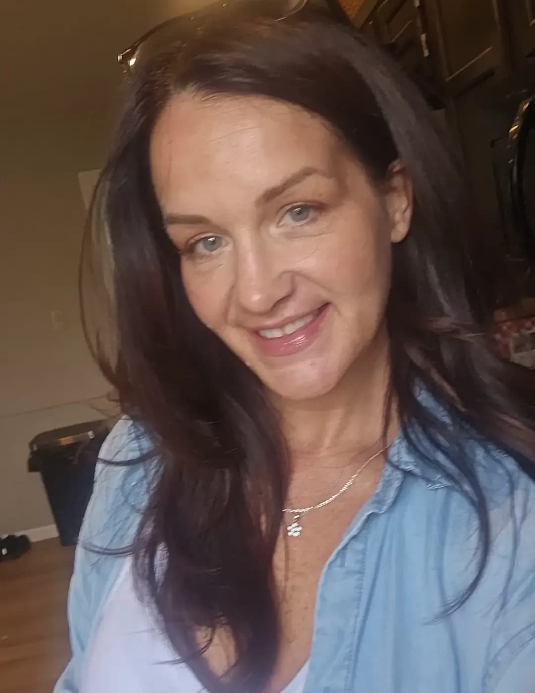 Nicole Renee image