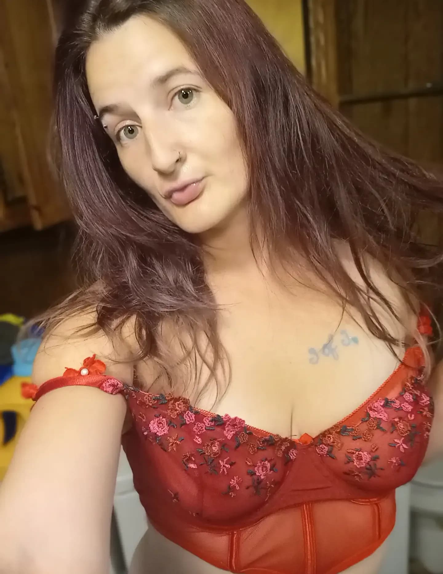 Emma Lee image