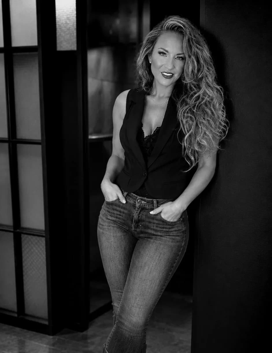 MeganDevaney image