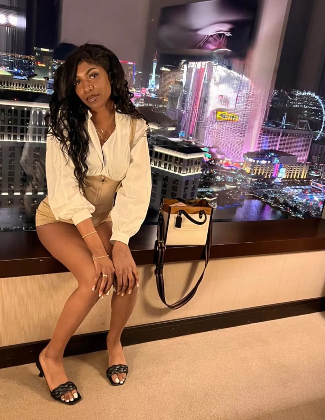 Theosha Reneé image