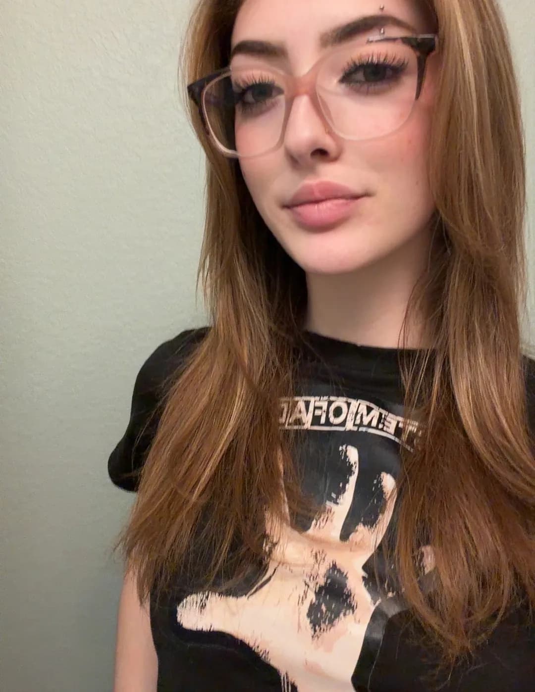 Mikaelah klein image
