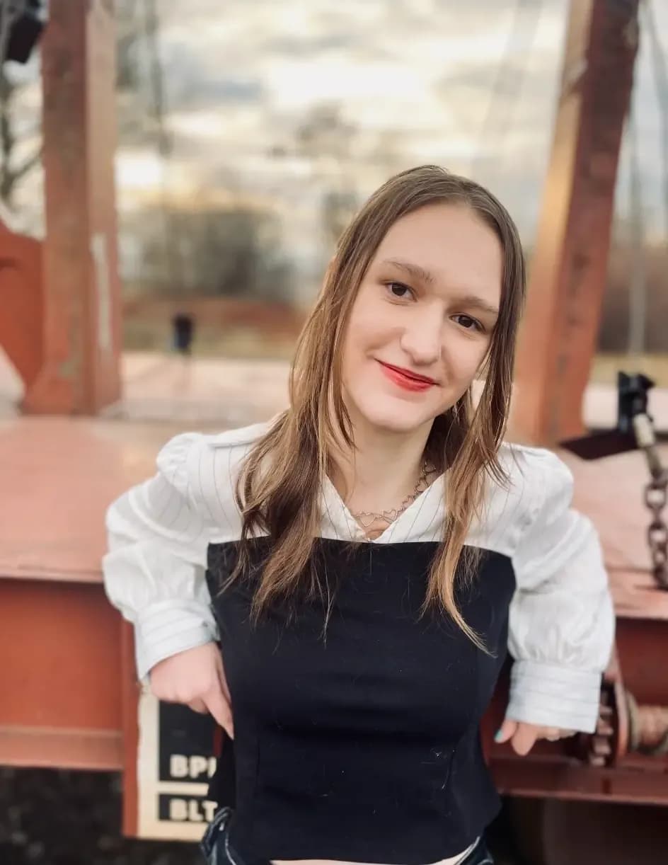 Lilly McCarty image