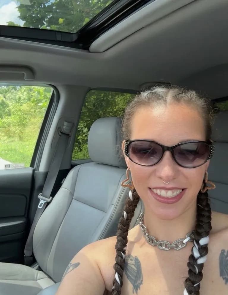 Liana Lyn image