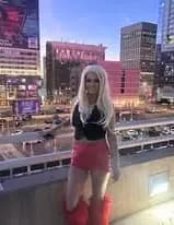 Bombshell Beauty image