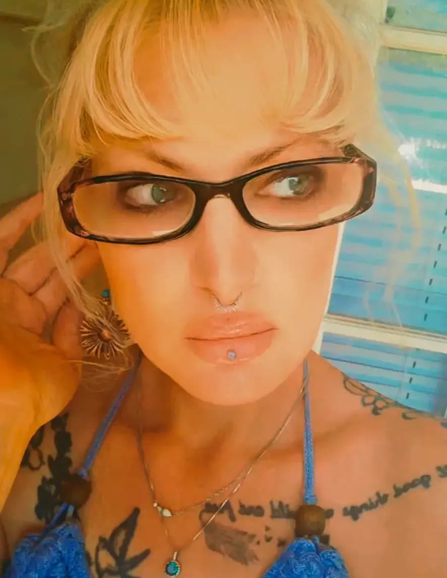 Summerbowen image
