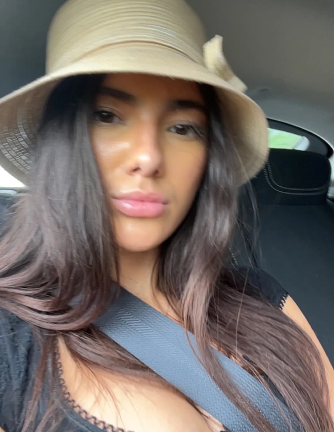 Scarletmariehili image