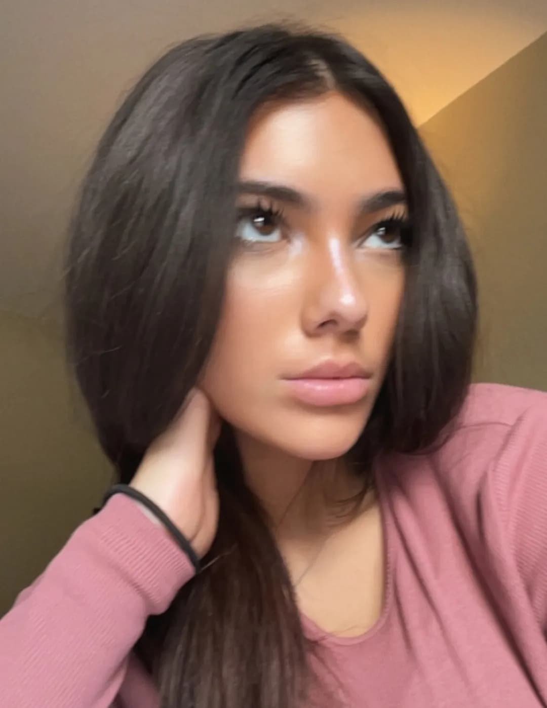 Scarletmariehili image