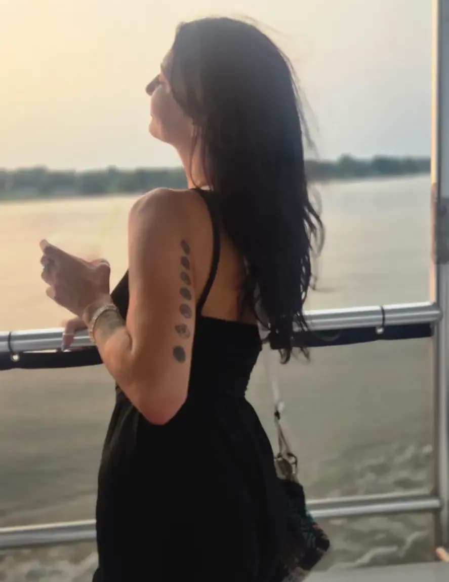 Jenelle Lee image