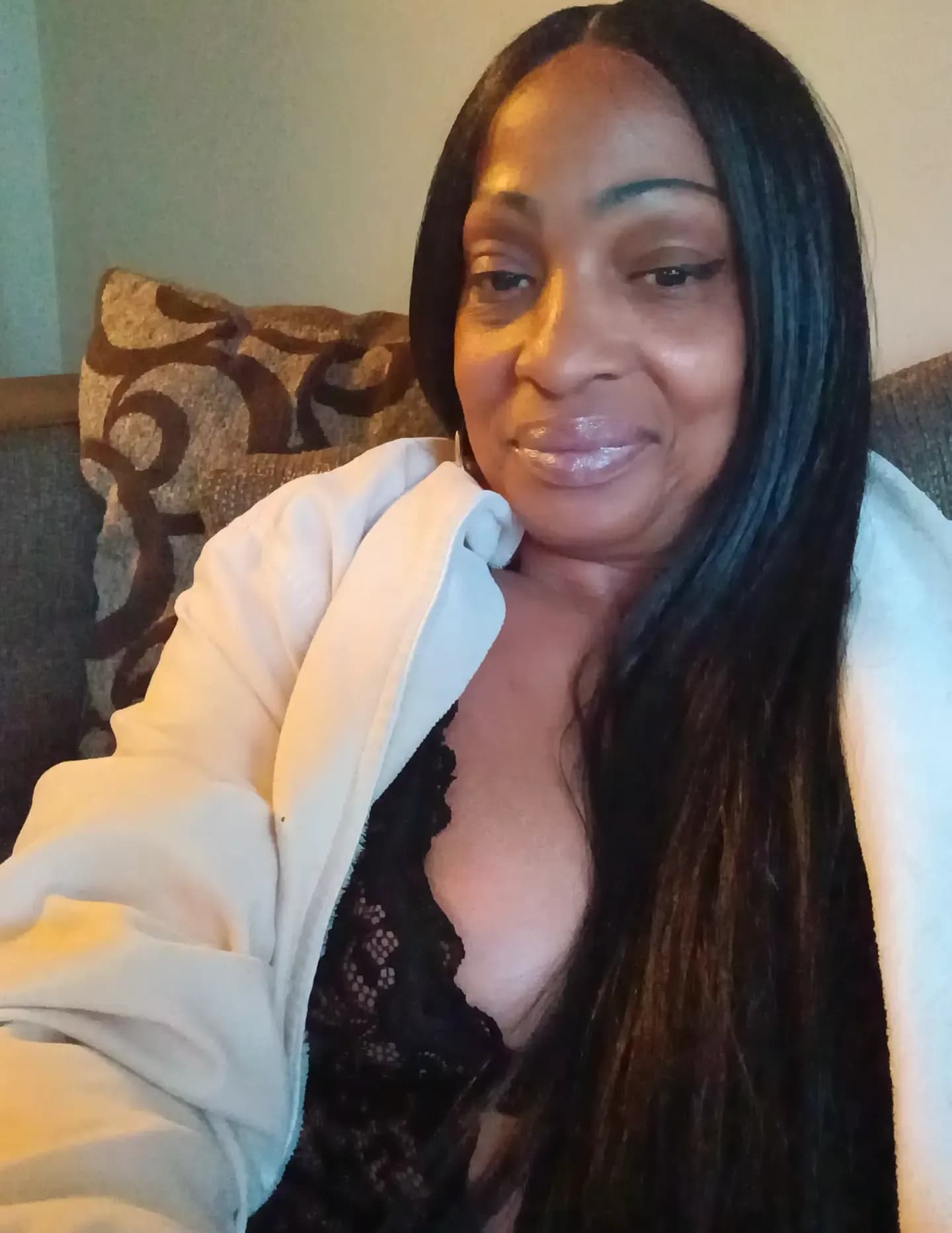Annette Walker image