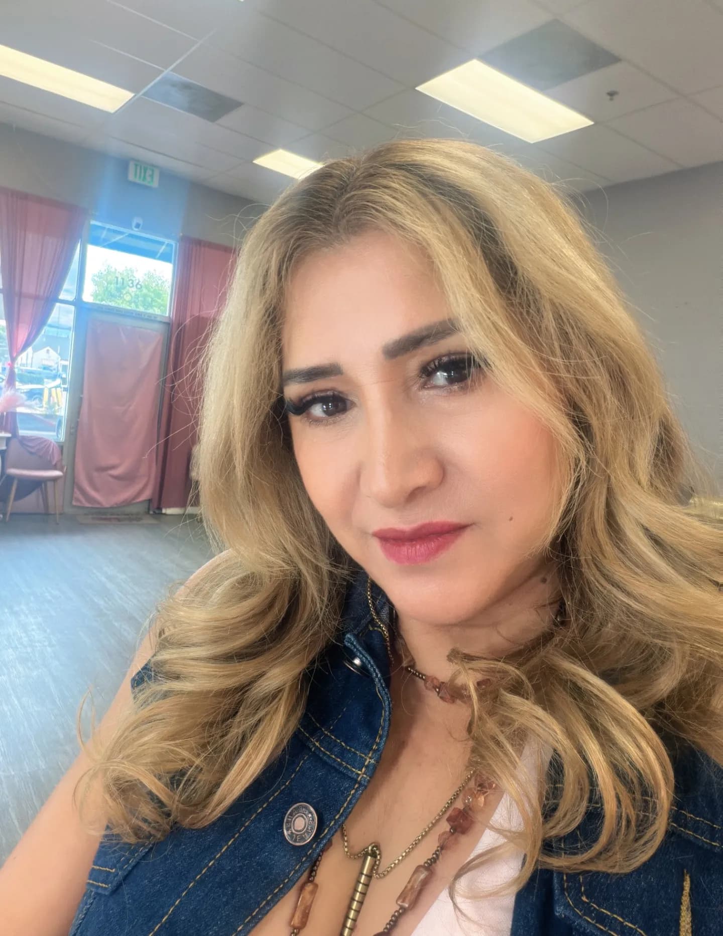 Camila Treto image