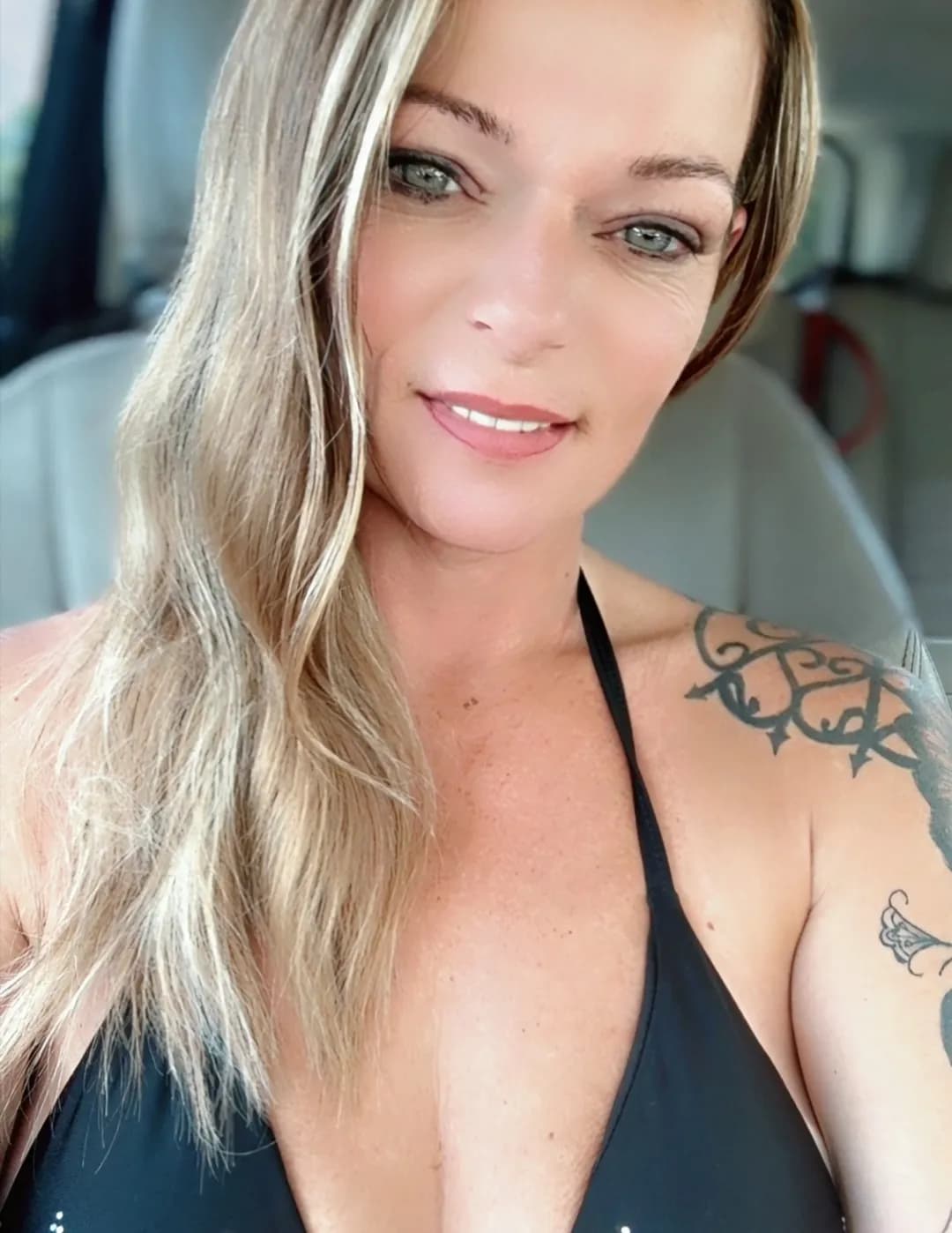 AReGreen eyed devil image