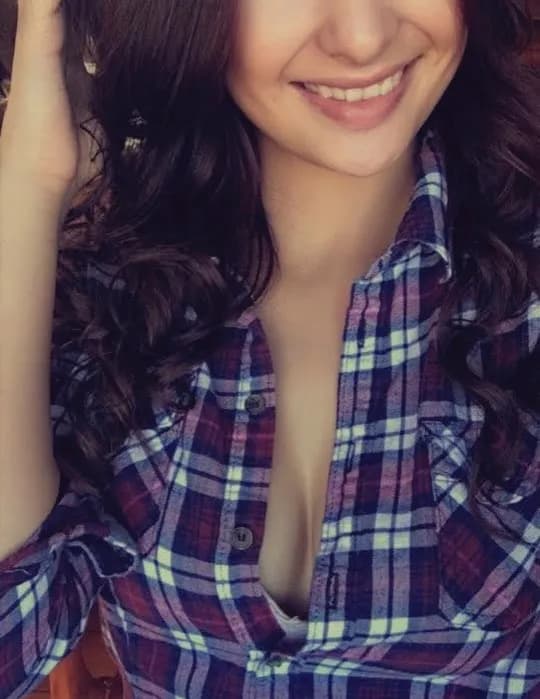 Arianna gomez image