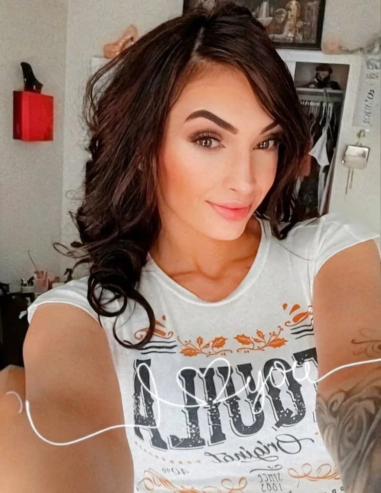 Arianna gomez image