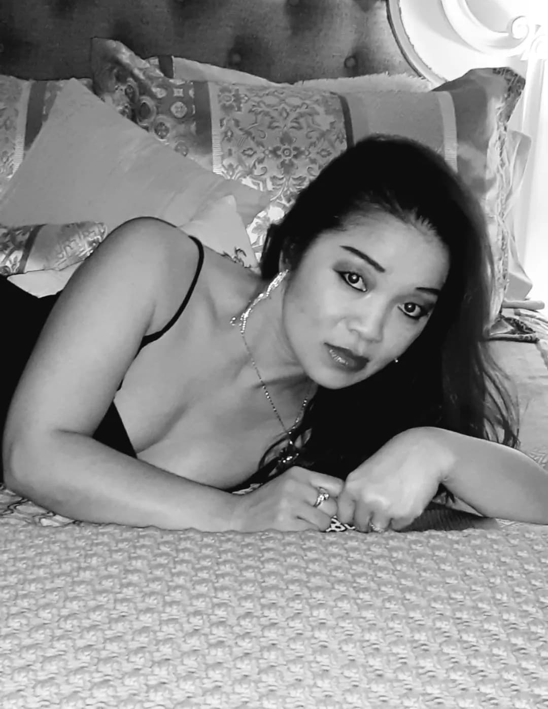 Karen Lo image