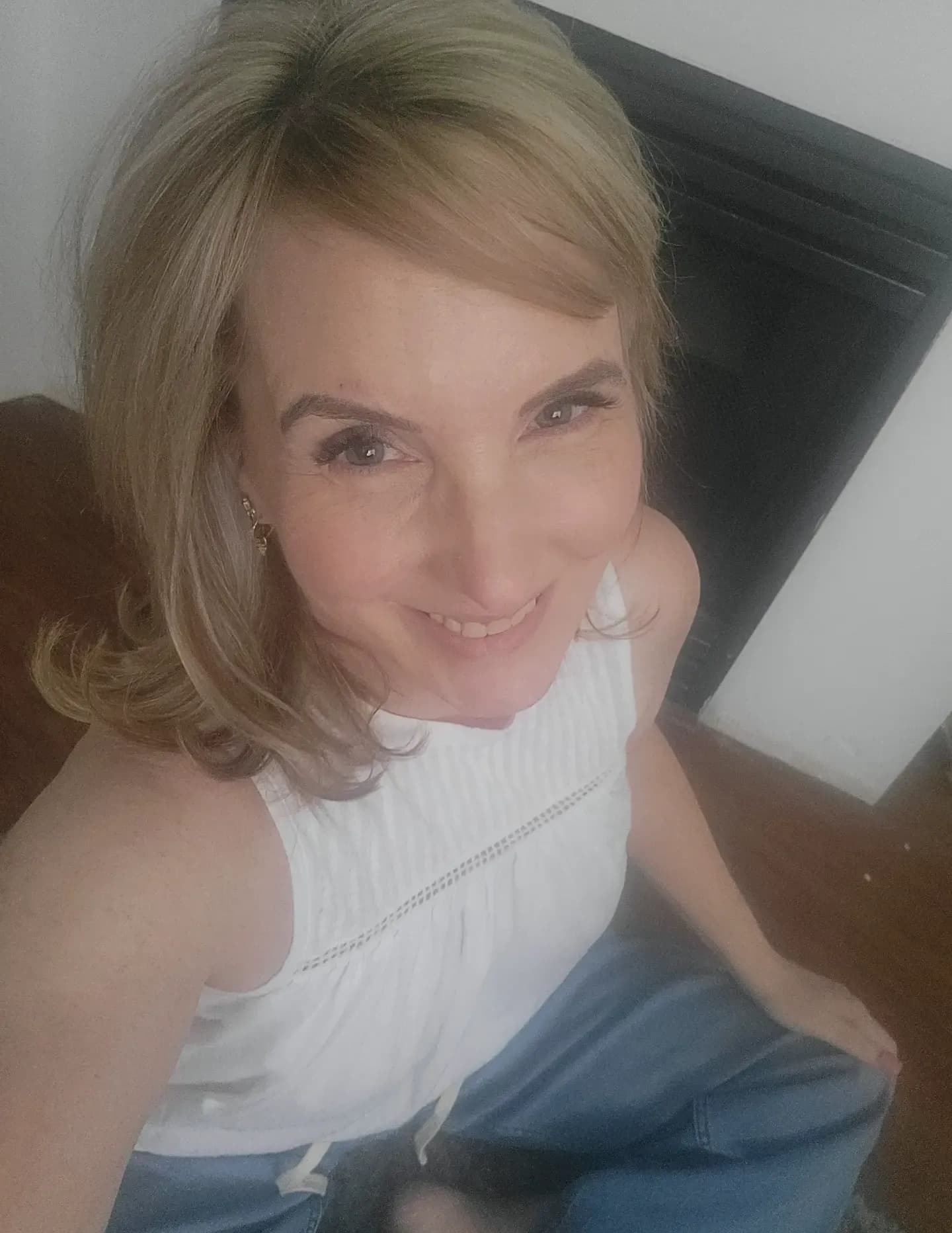 Donna Sandru image