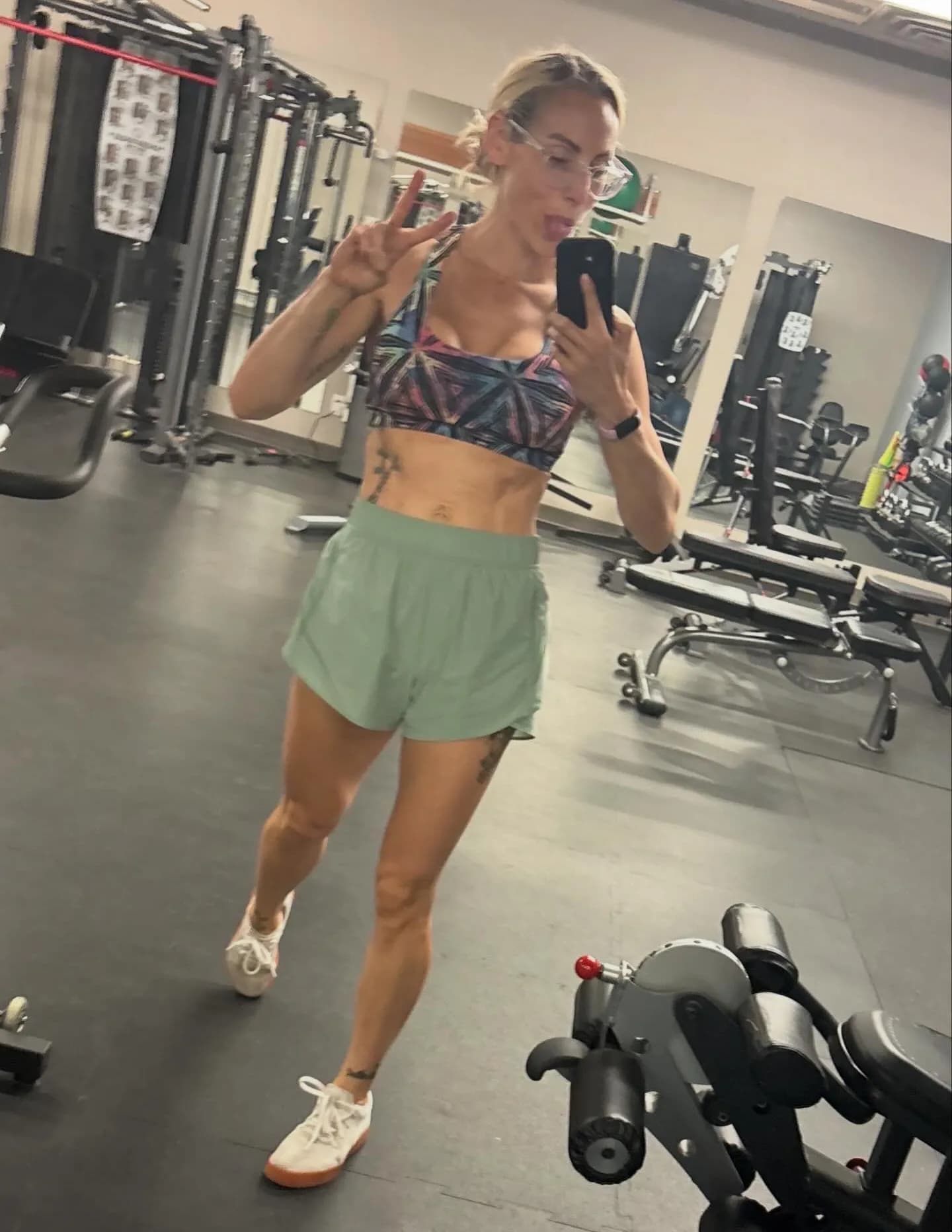 competitor ylOAy