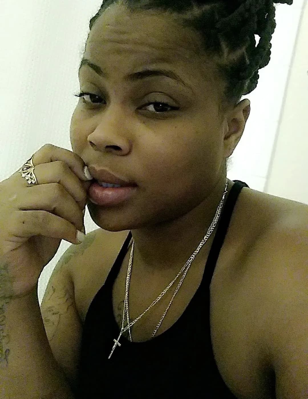 Shakira Hughes image