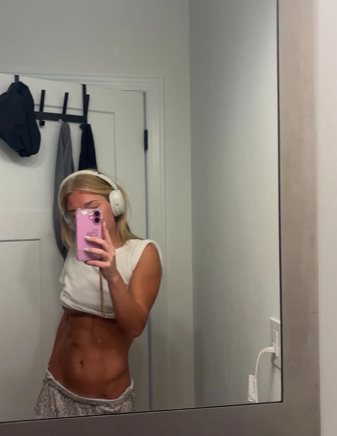 competitor YJb7Y