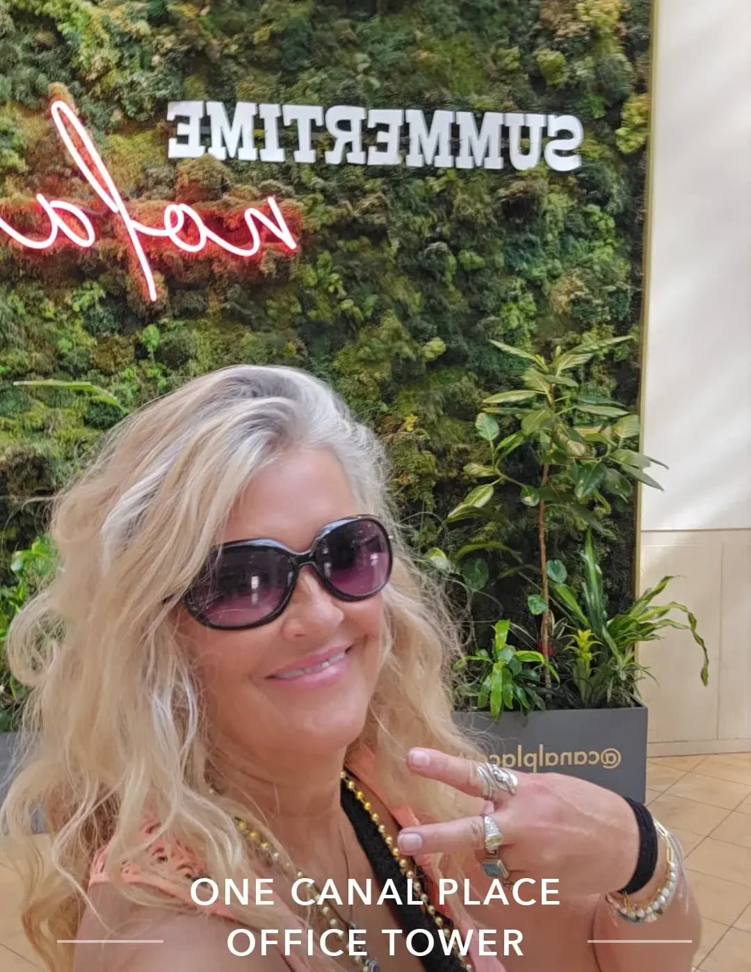 Hot_American_ Momma image