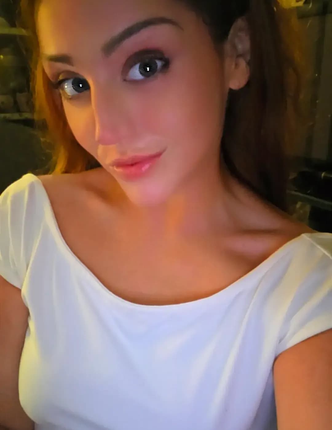 Taylor Kristin image