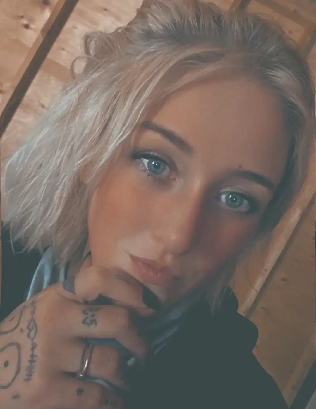 Kirsten Elizabeth image