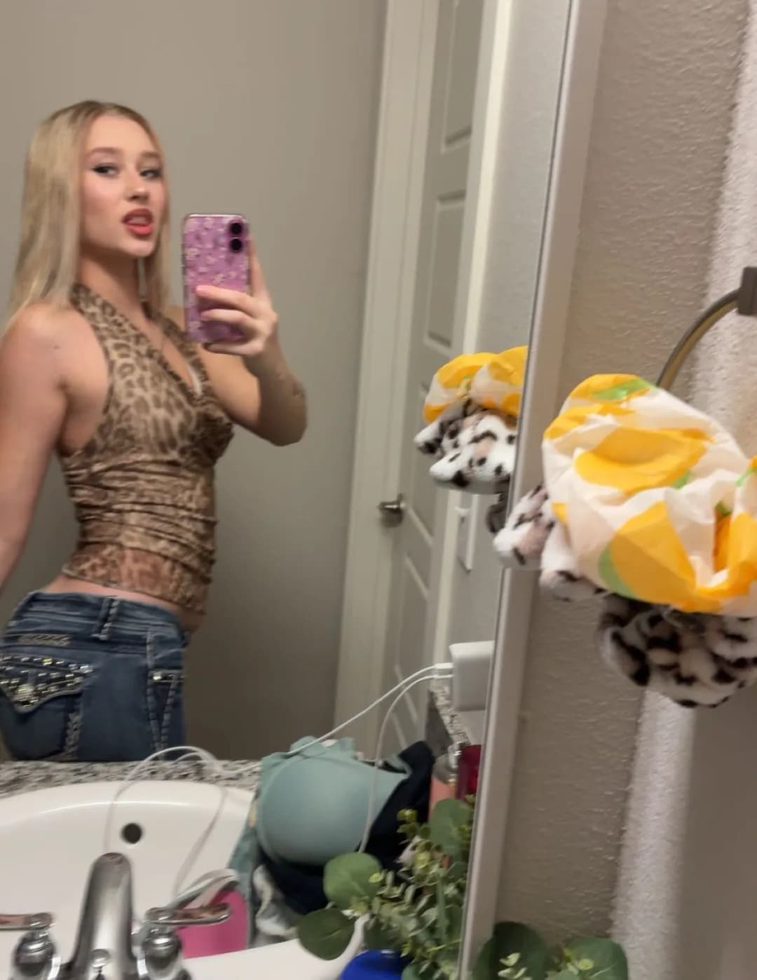 Chloe Gushi image