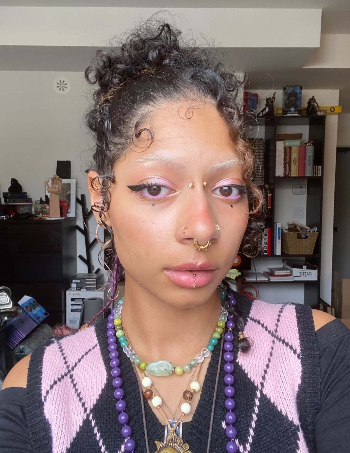 Leah Perez image
