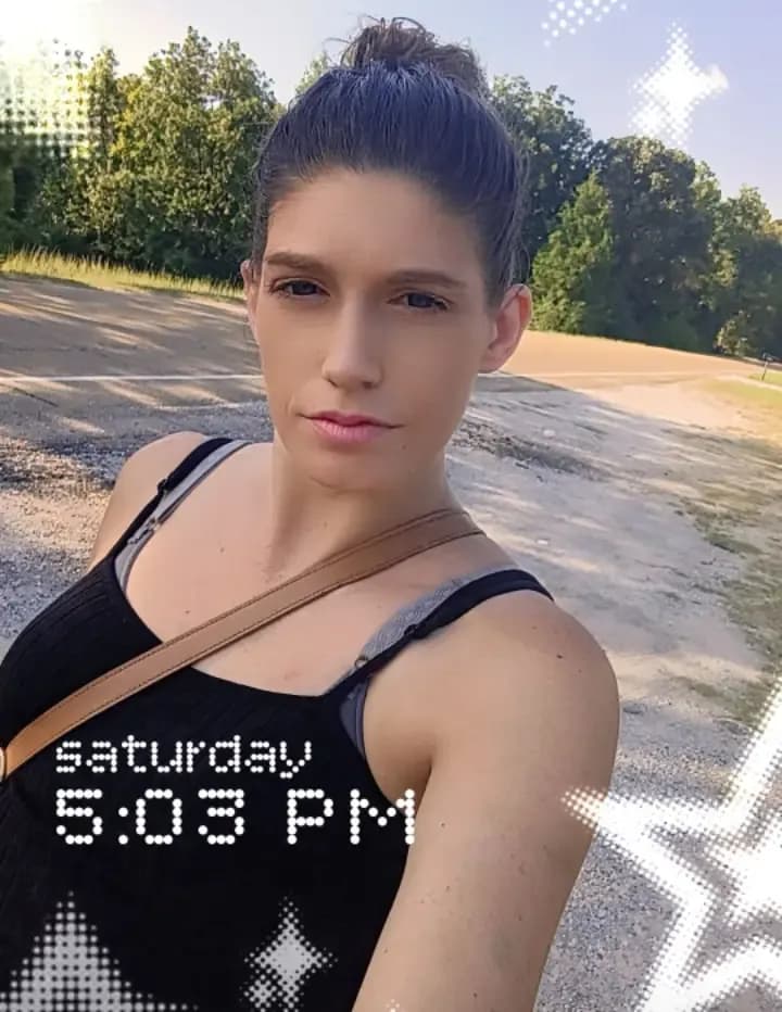 Bobbie Nicole image