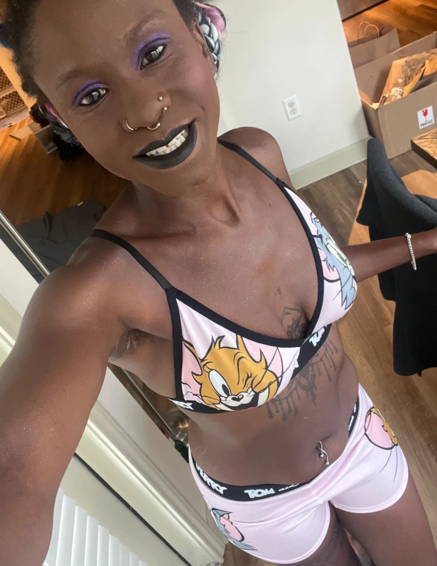 Lola Bunnie image